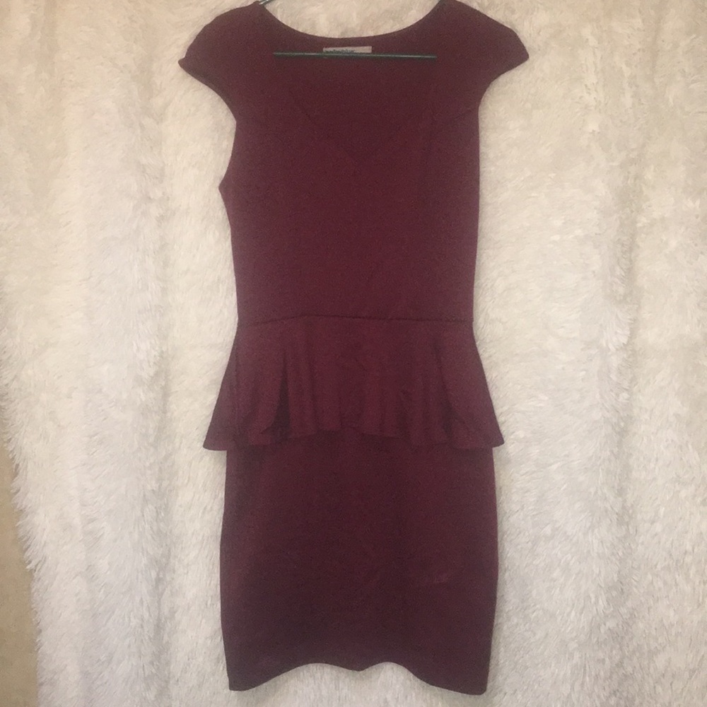 BaileyBlue, Small, Cap-sleeved, Maroon Dress